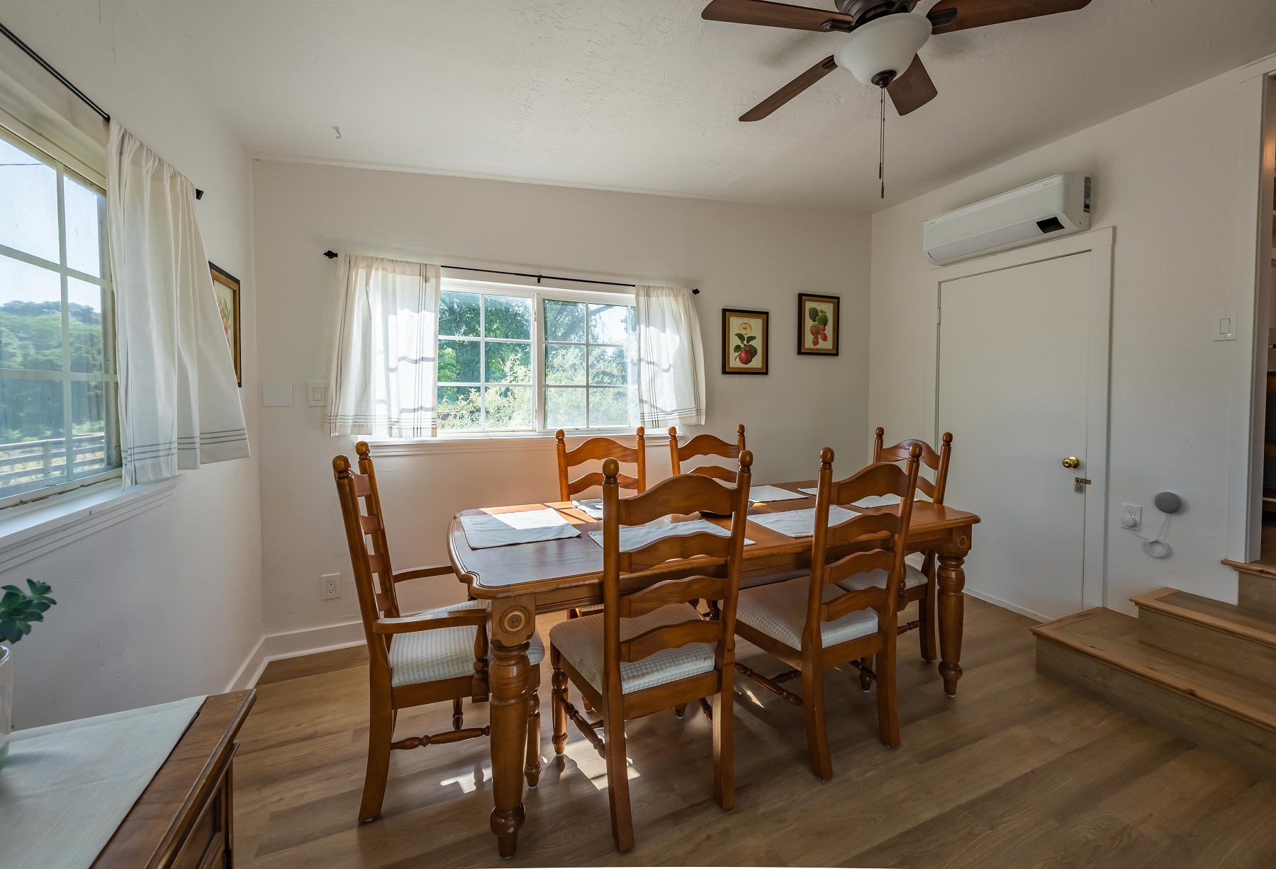 The separate dining room is great for dinners and has seating for 6